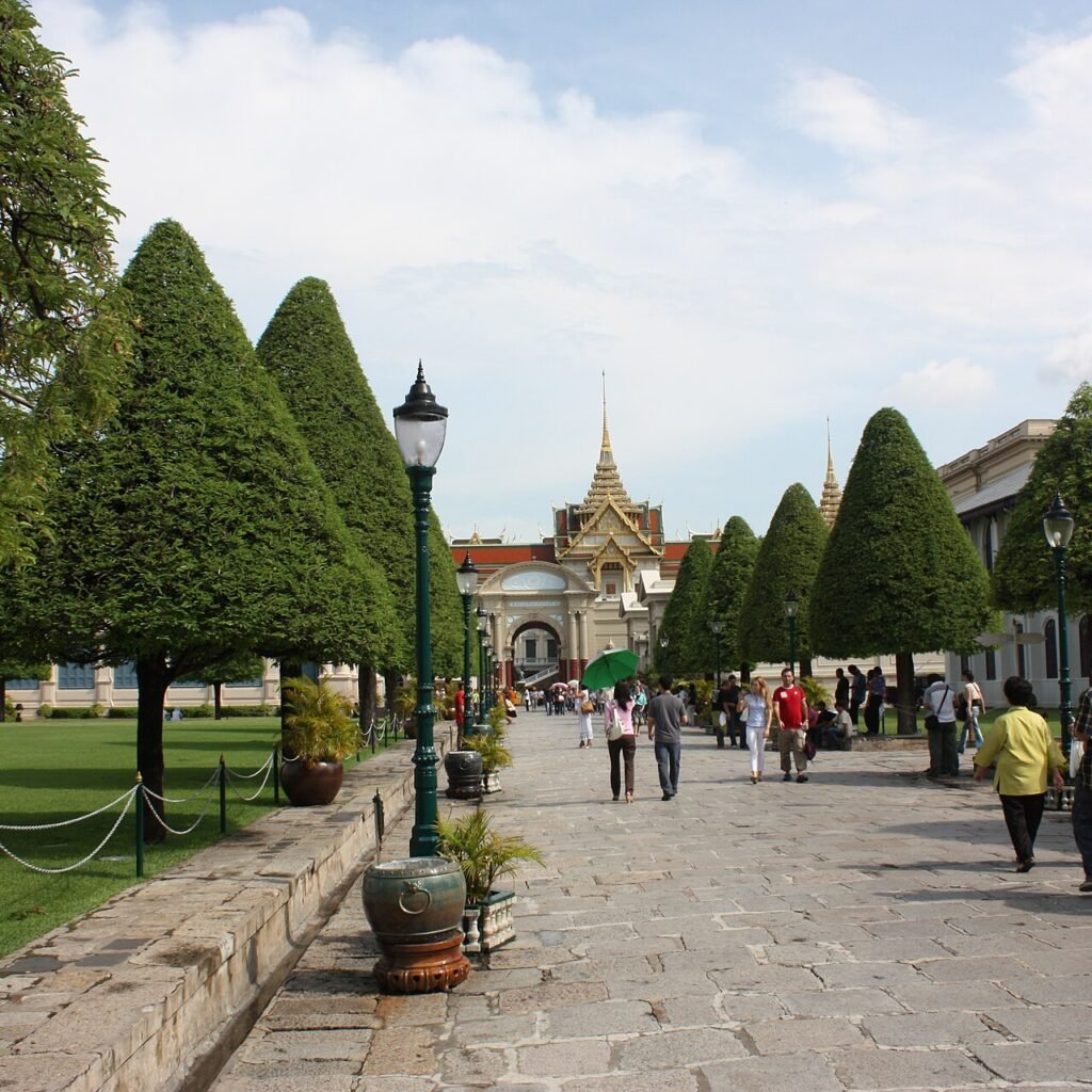Bangkok for First-Time Visitors: How to See the City Without Feeling Overwhelmed