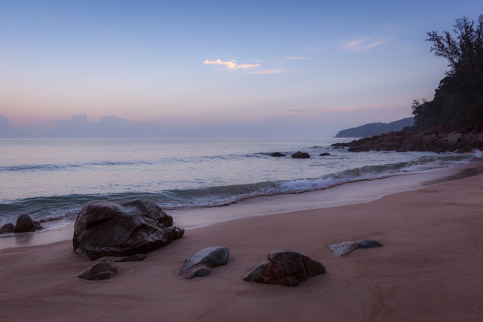 Phuket Travel Guide for Couples and Families: Where to Stay and What to Skip