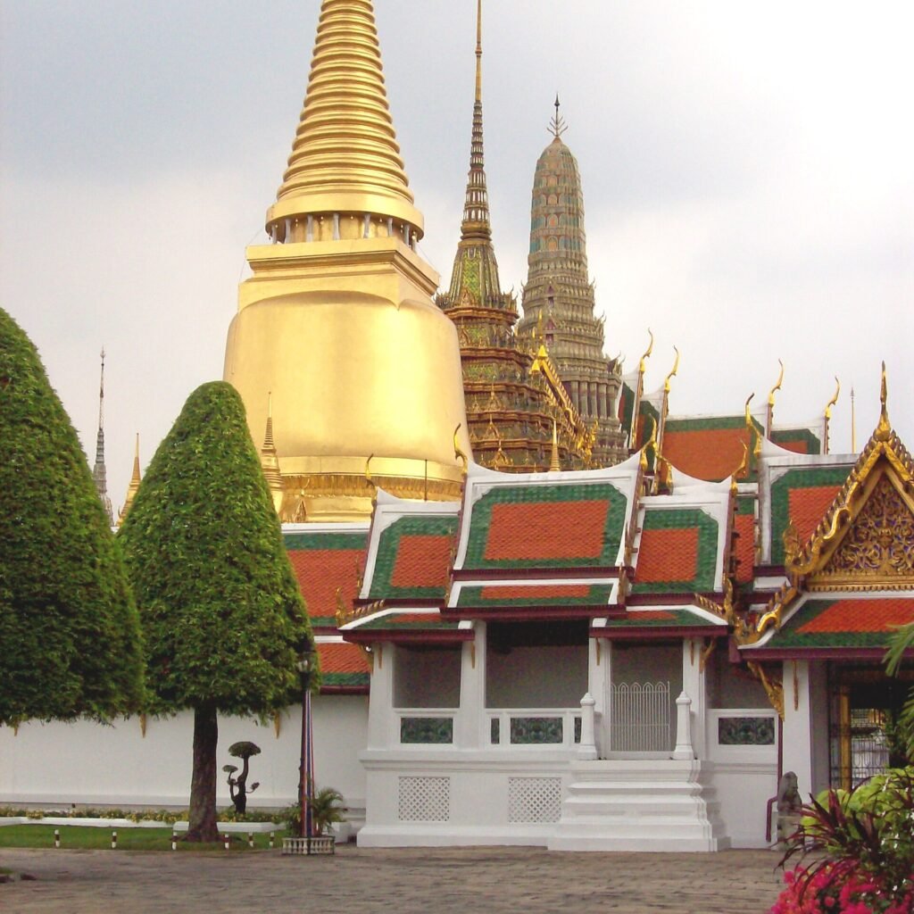 Private Guided Tour vs DIY Thailand: Which Trip Style Is Right for You?